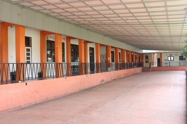 Parkiran Yang Luas